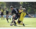 Bild: Sabrina Dietrich
Ein Duell zweier Aufsteiger: Haselbach (gelbe Trikots) und Kemnath trafen am Wochenende in der Kreisliga West aufeinander.