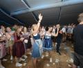 Bild: bey
Noch einmal jubelten die Burschen und Mädels der Band "Donnaweda" zu.
