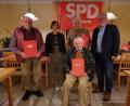 Bild: Jörn Schedl/exb
Die Geehrten (von links) Helmut Hart, Katrin Hüttner, Roland Pfefferlein, Hans Dieter-Dietl und (sitzend) Norbert Hagen.