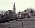 Bild: Archiv Royer
Dieses Bild mit der Herz-Jesu-Kirche im Mittelpunkt entstand vor 1928. Auf dem Schlossberg ist noch der Burgstumpf zu erkennen, über dem dann das Ehrenmal für die Gefallenen des Ersten Weltkriegs errichtet wurde.