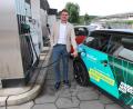 Bild: gsp
Stefan Plöchinger macht es an seiner Tankstelle in Kümmersbruck vor: Mit dem Klima-Diesel schützt man die Umwelt.