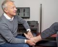 Bild: Franz Pietruska/Fischer Fußfit
Firmenchef Magnus Fischer kümmert sich persönlich um Kunden und das nicht erst, seit Fachkräfte fehlen.