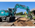 Bild: Gabi Schönberger
Die Baustelle auf der St2166 ist weiter gezogen: Nun wird ein Abschnitt zwischen Tröglersricht
und Theisseil in Angriff genommen.