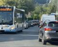 Bild: ge
Täglicher Verkehr ohne Ende – ein Bild von der Goethestraße von Mitte August. Dass den Anwohnern hier allmählich der Kragen platzt, ist durchaus verständlich.