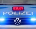 Symbolbild: Roland Weihrauch
Die Polizei Hof wurde zu einem Streit in einem Mehrfamilienhaus gerufen.