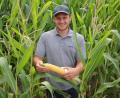 Bild: kro
Landwirtschaftsmeister Lukas Haberkorn aus Großensees freut sich bereits auf die Maisernte. Mit der Qualität des Maises ist er zufrieden. Er rechnet damit, dass das Feld Ende September abgeerntet werden kann.