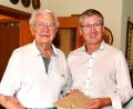 Bild: gf
Bürgermeister Franz Badura (rechts) gratulierte Karl Wilz zum 90. Geburtstag.