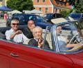 Bild: oe
Mit einem schmucken Oldtimer fuhr man nach Fichtenhof. Vorne der Jubilar Pfarrer Alois Albersdörfer, dahinter Franz Badura, dritter Bürgermeister von Amberg, daneben Peter Anton, Bürgermeister Ammerthal.
