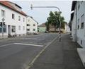 Bild: fg
Der Hirschauer Bauausschuss befasst sich mit der Frage, ob auf mehreren breiteren Gehsteigbereichen am Anfang der Schönbrunner Straße künftig legales Parken möglich sein soll.