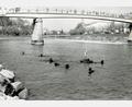 Archivbild: Wasserwacht Weiherhammer
Die Gruppe aus Weiherhammer beim ersten Salzachschwimmen 1980 in Salzburg unter dem Mozartsteg-