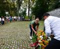 Bild: Petra Hartl
Zum Antikriegstag richtet die IG Metall traditionell eine Gedenkfeier am Mahnmal auf dem Friedhofsberg in Sulzbach-Rosenberg aus.