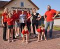 Bild: fvo
Das Organisationsteam des "1. Wittschauer Sternlaufs" freut sich auf den 21. September. Veranstalter ist die Feuerwehr Wittschau-Preppach mit den beiden Vorsitzenden Tobi Stangl (hinten, Dritter von links) und Susanne Guse (hinten, Dritte von rechts). Mit im Bild ist Sternlauf-Pate Eric Frenzel (Mitte).