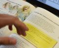 Symbolbild: Carmen Jaspersen/dpa
Die Grundschüler in Etzenricht nehmen wieder die Schulbücher zur Hand.