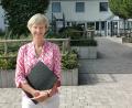 Bild: Portner
Auf Friederike Bösl, neue Rektorin der Doktor-Eisenbarth-Grundschule Oberviechtach, wartet ein großes Aufgabenspektrum. Dazu gehören die geplante Generalsanierung des Schulgebäudes (Hintergrund) und die Leitung weiterer zwei Schulstandorte.