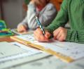 Symbolbild: Mascha Brichta
Ab sofort gibt es mehr Deutsch und Mathe, und weniger Kunst, Musik oder Englisch an Bayerns Grundschulen.