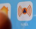 Bild: Marijan Murat/dpa
Beim bundesweiten Warntag wird unter anderem die Warn-App NINA getestet. Doch das Handy schrillt auch dann, wenn man diese nicht installiert hat.