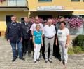 Bild: Norbert Lehner/exb
Bürgermeister Franz Grabinger (Mitte), Kirchenpflegerin Renate Pusch (rechts) und die Vereinsvertreter gratulierten Max Lehner (Dritter von rechts) mit Ehefrau Agnes zum 85. Geburtstag und wünschten alles Gute.