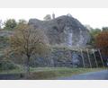 Bild: bey
Für die Benutzung der Bühne an der Basaltwand bei Vereinsveranstaltungen und den dafür benötigten Strom und auch für das Wasser müssen künftig 30 Euro pro Tag bezahlt werden.