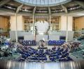 Symbolbild: Michael Kappeler/dpa
Eine Künstliche Intelligenz bewertet das Aussehen deutscher Bundestagsabgeordneter. Die Oberpfälzer kommen als dabei eher schlecht weg.
