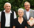 Bild: gf
Rudolf und Regina Christl sind seit 60 Jahren ein Ehepaar. Zur Diamantenen Hochzeit gratulierte Bürgermeister Martin Preuß (rechts) im Namen der Stadt.