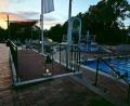 Bild: Benny Wood
Die Freibadsaison im Hockermühlbad neigt sich dem Ende zu. An den letzten Tagen dürfen hartgesottene Schwimmer mit Einbruch der Dunkelheit ihre Bahnen bei Kerzenlicht ziehen.