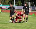 Archivbild: Dieter Jäschke
Der TSV Erbendorf (dunkle Trikots) geht am Sonntag gegen den TSV Eslarn erstmals in der laufenden Saison als Spitzenreiter in ein Punktspiel. Das Bild zeigt Dominik Lang (links) und Marco Kunz in der Partie gegen den SC Kirchenthumbach (1:1).