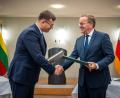 Bild: Michael Kappeler/dpa
Regierungsabkommen zur Litauen-Brigade unterzeichnet.