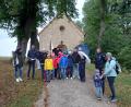 Bild: rha
Trotz des ungemütlichen Wetters hatten sich junge Wallfahrer auf den Weg gemacht. Vom Axtheider Schlössl aus pilgerten sie zum Jugendgottesdienst auf den Berg.