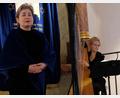 Bild: le
Sie spielten und sangen sich in die Herzen des Publikums in der Flosser Synagoge: Zdenka Solcova (Harfe) und Eva Garajova (Mezzosopran).