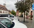 Bild: Wilhelm Amann
In der Nabburger Altstadt darf auf gekennzeichneten Flächen höchstens zwei Stunden lang geparkt werden. Damit Bewohner ihre Fahrzeuge uneingeschränkt abstellen dürfen, können sie eine Parklizenz bekommen.