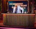 Bild: Julia Feldhagen/Raab Entertainment/RTL/dpa
Lange nicht mehr gesehen: Stefan Raab sitzt wieder an einem Schreibtisch und scherzt vor sich hin. Auf RTL+ hat der Entertainer seine neue Show präsentiert.