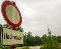 Symbolbild: Stefan Puchner /dpa
Nach tagelangem Regen herrscht in großen Teilen Niederösterreichs, Tschechiens und Polens Hochwasser.
