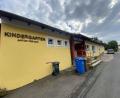 Bild: ck
Im Kindergarten Anton Ferazin in Roggenstein kehrt ab 1. Oktober wieder Leben ein.