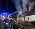 Bild: Roland Löb
Die Einsatzkräfte fanden die beiden Doppelhaushälften bei ihrem Eintreffen im Vollbrand vor.
