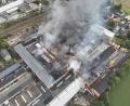 Bild: Kreisfeuerwehrverband Wunsiedel
Eine Drohnenaufnahme zeigt das Gelände einer Firma in Wunsiedel, auf dem am Dienstag ein Großbrand ausgebrochen war. Rund 500 Einsatzkräfte waren vor Ort.