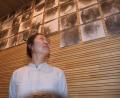 Bild: ubb
Die Künstlerin Jiaying Wu hat an der Wondreb und am Mühlbachgraben jede Menge Tusche-Kunstwerke gefertigt, die sie bei der Vernissage ihrem Publikum präsentierte. Im Bild sind die "Flussmalereien" vom Mühlbachgraben zu sehen.