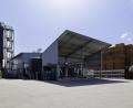 Bild: Hösamer
Die Klärschlammtrocknungsanlage in Schwandorf. Anstelle des roten Gebäudes (rechts), das einem Chemie-Unternehmen gehört, könnte eine Klärschlamm-Monoverbrennungsanlage entstehen.