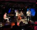 Bild: mgo
Das Denis-Cuni-Quartett startete mit kubanischen Klängen den Weidener Jazzherbst auf der Bühne des Bistrot Paris.