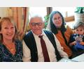 Bild: no
Der Jubilar Heinrich Hubner freute sich an seinem 95. Geburtstag über die Glückwünsche der Bürgermeisterin der Gemeinde Birgland, Brigitte Bachmann (links), sowie von Tochter Brigitte und Urenkel Ludwig.