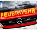 Symbolbild: Hauke-Christian Dittrich/dpa
Zu einem Großeinsatz rückten Feuerwehr und Polizei in der Marienbader Straße aus: Dort brannte es zum zweiten Mal innerhalb weniger Tage.