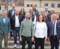 Bild: kro
Der neue Naturschutzbeirat mit den ausgeschiedenen Mitgliedern um Landrat Roland Grillmeier (rechts).