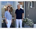 Bild: Dominik Mark
Der 61-jährige Dr. Franz Wach übergibt das Ruder des Haut-Laser-Zentrums in Altenstadt/WN an die 31-jährige Dr. Diana Bayer.