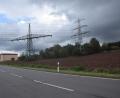 Bild: fz
Von Pirk her kommend zweigt an Umspannwerk die Straße nach Bechtsrieth ab. Davor auf dem Ackergelände ist die Batteriespeicheranlage beabsichtigt.