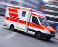 Symbolbild: Nicolas Armer/dpa
Ein 24-Jähriger wurde schwerverletzt ins Krankenhaus gebracht. (Symbolbild)