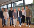 Bild: rgr
Das neu gestaltete neue Foyer im Museum ist schön geworden. Darüber sind sich alle einig: Thomas Mayer (von links), Dritte Bürgermeisterin Anita Heßler, Hans Rettinger, Angela Biersack, Architekt Reinhold Krausch, Christine Meinl und Kulturmanager Pirmin Balk.