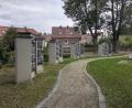 Archivbild: pz
Die Umsetzung der Friedhofssatzung im Hinblick auf persönlichen Grabschmuck vor den Urnenstelen am Friedhof Waldsassen war das erste Thema bei den Wortmeldungen in der Bürgerversammlung.