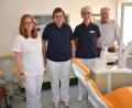 Bild: jr
Mitarbeiterjubiläum in der Zahnarztpraxis von Katharina Ziegler in Mitterteich: (von links) Zahnärztin Katharina Ziegler, Karin Wameser, Andrea Greil und Dr. Wolfgang Wameser.