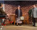 Archivbild: jr
Zuletzt brachte das Pechlattenfixner Dorftheater das Stück "Muscheldiekuschel" auf die Bühne, hier eine Szene mit Tina Enders, Angelika Protschky und Kunibert Reiß. Nun stehen wieder bunte Abende mit Einaktern auf dem Programm.