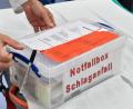 Bild: Petra Hartl
Damit im Fall der Fälle alles so schnell wie möglich geht, gibt es im Schockraum der Notaufnahme die Notfallbox Schlaganfall mit wichtigen Utensilien zur Behandlung.