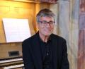 Bild: Beckert/exb
Komponist und Organist Carl Rütti präsentiert diesmal unter anderem Werke, die erst nach der Vorpremiere in der Pfarrkirche Tirschenreuth am gleichen Tag in den Abendstunden im Regensburger Dom ihre Uraufführung haben werden.